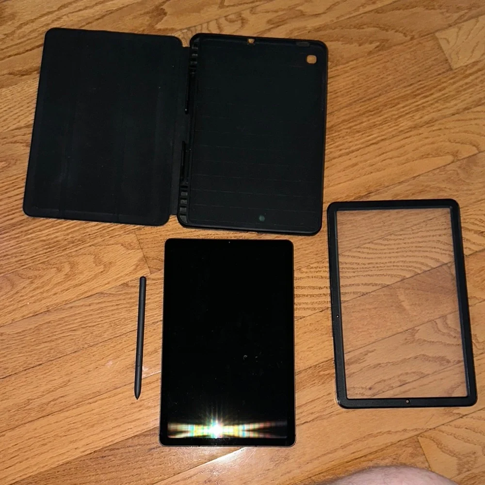 Samsung Black Tablet with Stylus Minimalist Design
